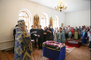 Божественная литургия в храме в честь Успения Пресвятой Богородицы п. Возрождение Хвалынского района