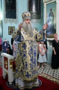 Божественная литургия в Духосошественском соборе Саратова
