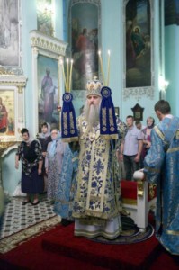 Божественная литургия в Духосошественском соборе Саратова