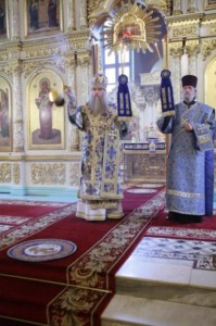 Божественная литургия в Духосошественском соборе Саратова