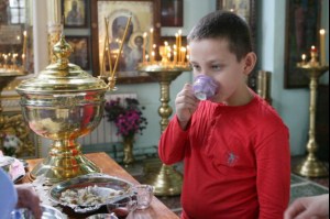 Божественная литургия в Духосошественском соборе Саратова