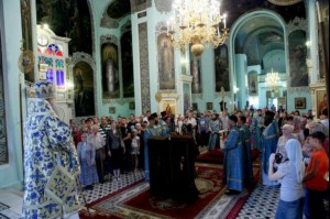 Божественная литургия в Духосошественском соборе Саратова