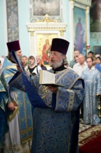 Божественная литургия в Духосошественском соборе Саратова