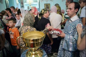 Божественная литургия в Духосошественском соборе Саратова