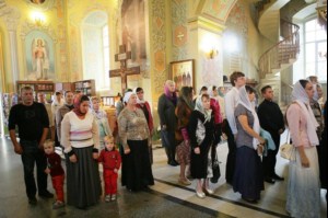 Всенощное бдение в Покровском храме Саратова
