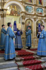 Всенощное бдение в Покровском храме Саратова