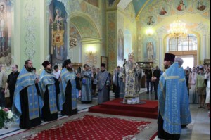 Всенощное бдение в Покровском храме Саратова