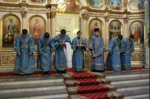 Всенощное бдение в Покровском храме Саратова