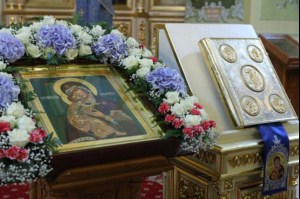 Всенощное бдение в Покровском храме Саратова