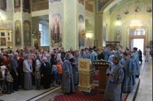 Всенощное бдение в Покровском храме Саратова
