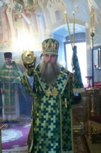 Божественная литургия в Свято-Троицком соборе Саратова и панихида об упокоении Архиепископа Пимена (Хмелевского)