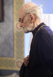Божественная литургия в Свято-Троицком соборе Саратова и панихида об упокоении Архиепископа Пимена (Хмелевского)