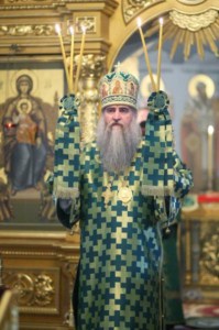 Божественная литургия в Свято-Троицком соборе Саратова и панихида об упокоении Архиепископа Пимена (Хмелевского)