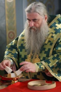 Божественная литургия в Свято-Троицком соборе Саратова и панихида об упокоении Архиепископа Пимена (Хмелевского)