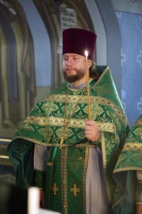 Божественная литургия в Свято-Троицком соборе Саратова и панихида об упокоении Архиепископа Пимена (Хмелевского)