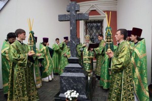 Божественная литургия в Свято-Троицком соборе Саратова и панихида об упокоении Архиепископа Пимена (Хмелевского)