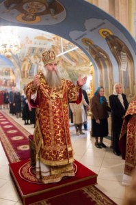 Божественная литургия в Свято-Троицком соборе Саратова