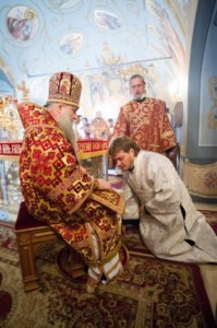Божественная литургия в Свято-Троицком соборе Саратова
