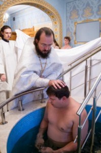 Крещальная Литургия в Свято-Троицком соборе Саратова