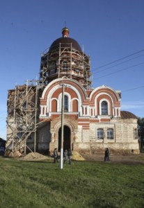 Божественная литургия в Покровском храме с.Сокур Татищевского района