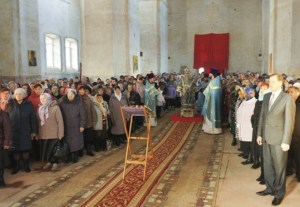 Божественная литургия в Покровском храме с.Сокур Татищевского района