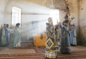 Божественная литургия в Покровском храме с.Сокур Татищевского района
