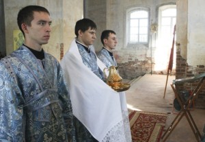 Божественная литургия в Покровском храме с.Сокур Татищевского района