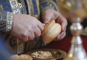 Божественная литургия в Покровском храме с.Сокур Татищевского района