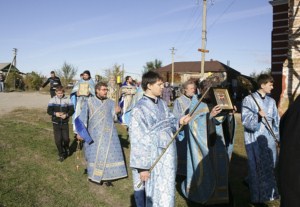 Божественная литургия в Покровском храме с.Сокур Татищевского района