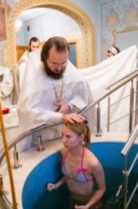Крещальная Литургия в Свято-Троицком соборе Саратова