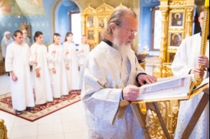 Крещальная Литургия в Свято-Троицком соборе Саратова