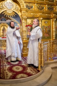 Крещальная Литургия в Свято-Троицком соборе Саратова