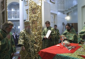 Божественная литургия в храме в честь Всех Святых, в земле Российской Просиявших г.Саратова