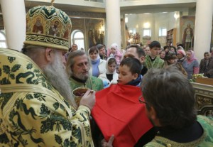 Божественная литургия в храме в честь Всех Святых, в земле Российской Просиявших г.Саратова