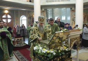 Божественная литургия в храме в честь Всех Святых, в земле Российской Просиявших г.Саратова