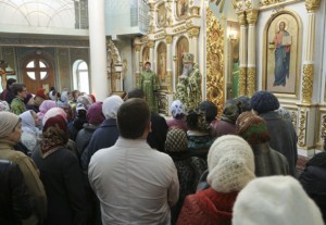 Божественная литургия в храме в честь Всех Святых, в земле Российской Просиявших г.Саратова
