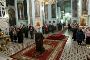 Всенощное бдение в Духосошественском кафедральном соборе Саратова