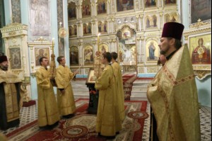 Всенощное бдение в Духосошественском кафедральном соборе Саратова