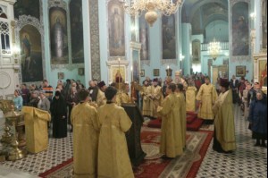 Всенощное бдение в Духосошественском кафедральном соборе Саратова