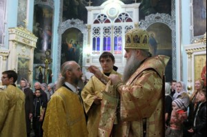 Всенощное бдение в Духосошественском кафедральном соборе Саратова