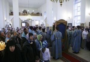 Божественная литургия в храме в честь Казанской иконы Божией Матери Саратова