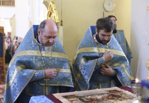 Божественная литургия в храме в честь Казанской иконы Божией Матери Саратова
