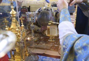 Божественная литургия в храме в честь Казанской иконы Божией Матери Саратова
