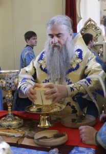 Божественная литургия в храме в честь Казанской иконы Божией Матери Саратова