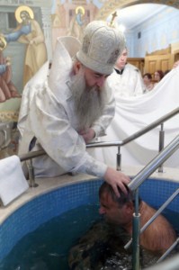 Крещальная литургия в Свято-Троицком соборе Саратова