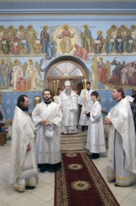 Крещальная литургия в Свято-Троицком соборе Саратова
