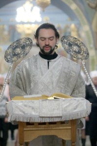 Крещальная литургия в Свято-Троицком соборе Саратова