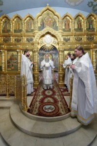 Крещальная литургия в Свято-Троицком соборе Саратова