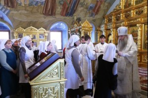Крещальная литургия в Свято-Троицком соборе Саратова