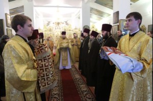 Божественная литургия в храме в честь Покрова Божией Матери г.Покровска (Энгельса)
